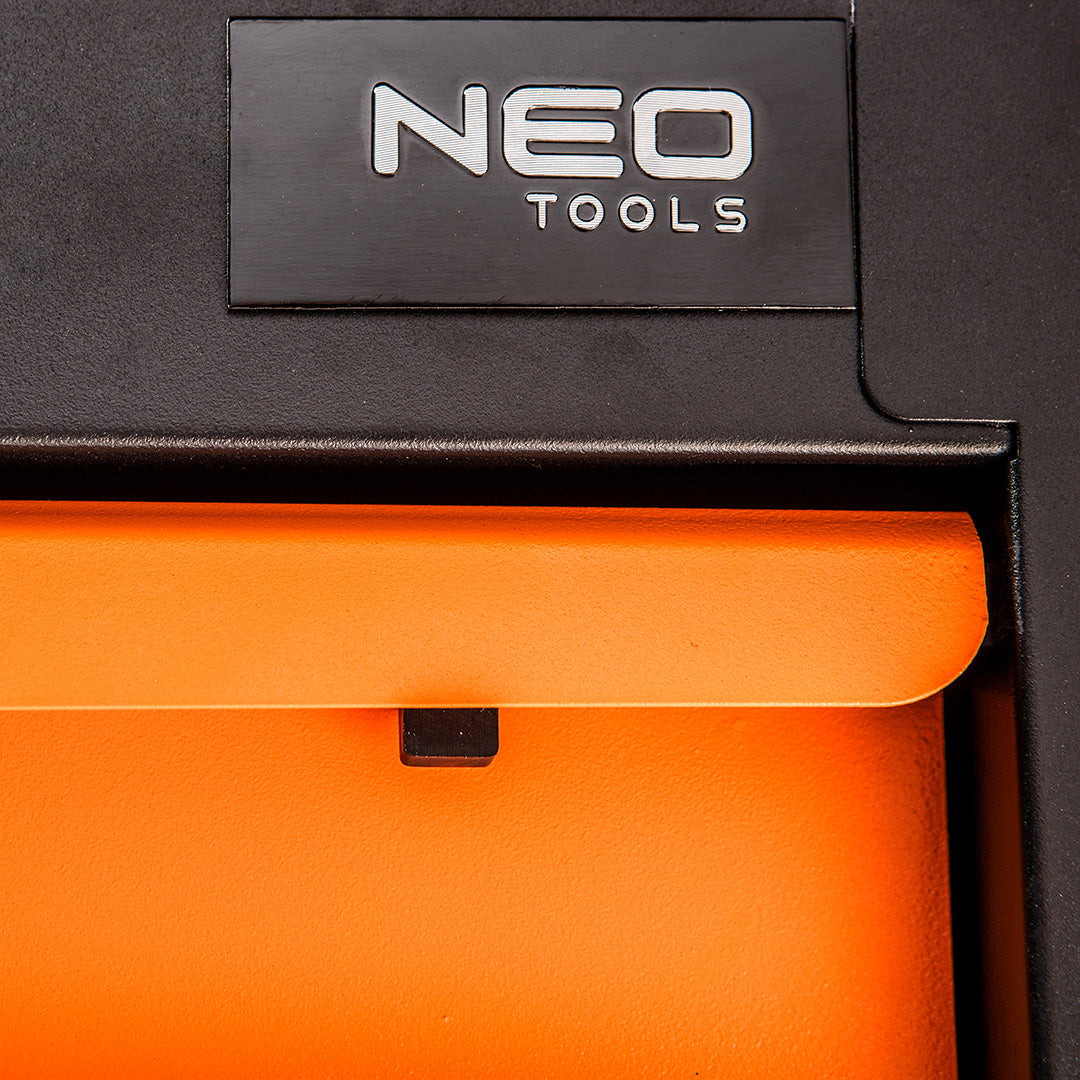 Vozík na náradie od NEO TOOLS nájdeš na naravis.sk
