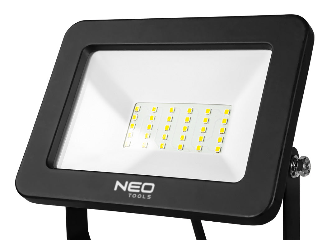 Reflektor jednoduchý 30W SMD LED 2550lm 230V na stojane 1.8m od NEO TOOLS nájdeš na naravis.sk